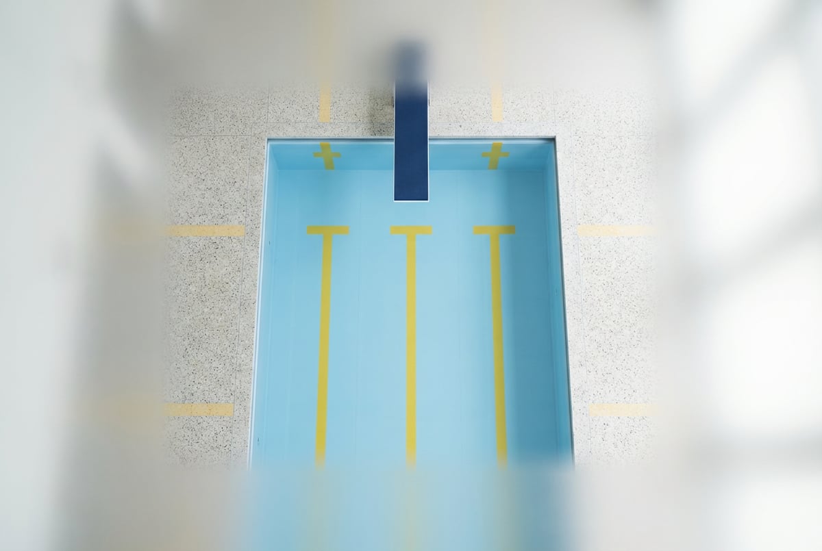 Vercel v0 vs Bolt: Generating UIs vs Building Full Apps
