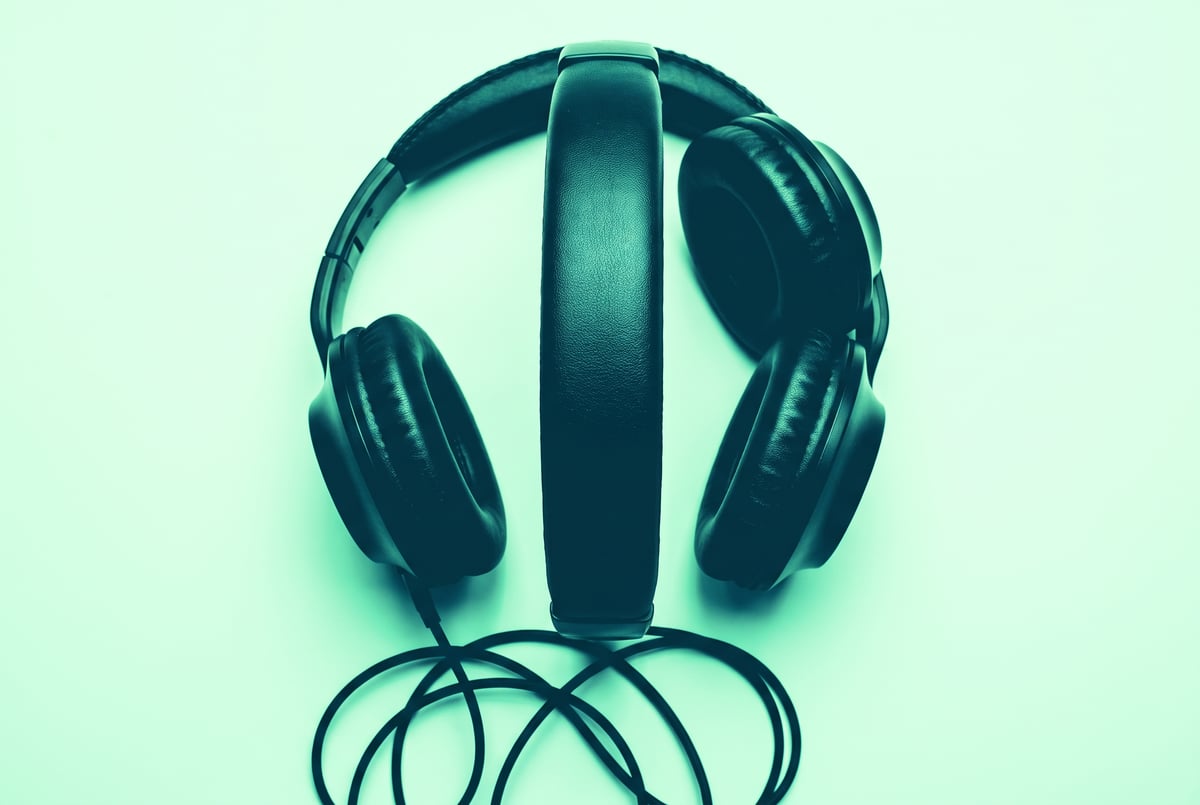 Suno V6 vs YuE2: Which AI Music Generator Should You Use?